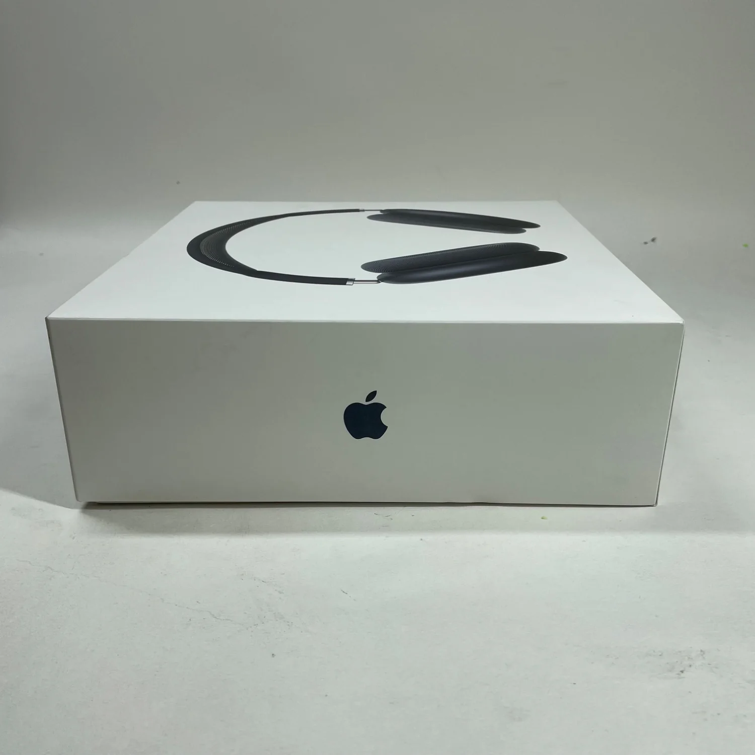 Apple AirPods Max Wireless Over-Ear Headphones Midnight MWW43AM/A - Image 12