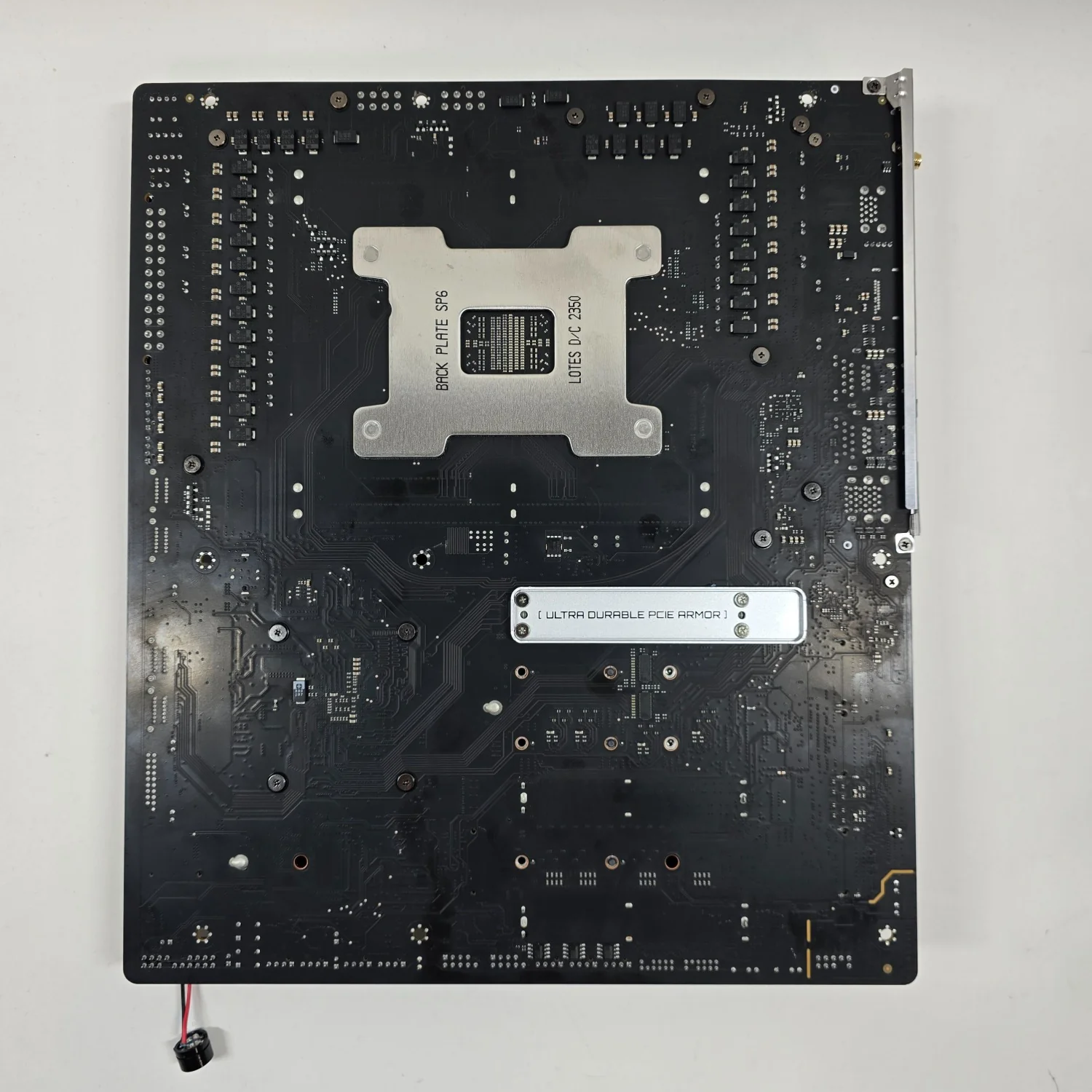 Gigabyte TRX50 AERO D sTR5 E-ATX Creator Motherboard AMD DDR5  - Image 2