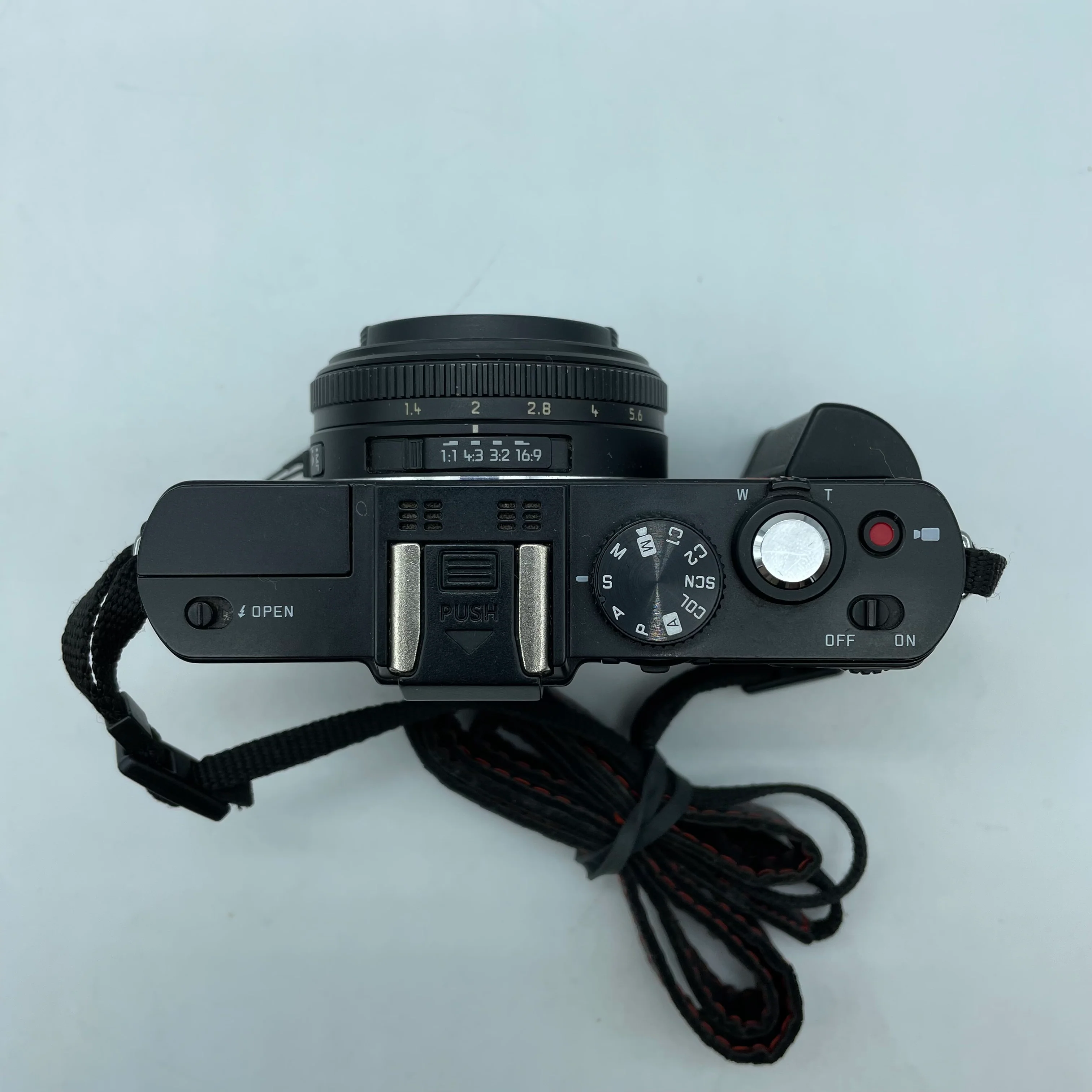 Leica D-Lux 6 18461 10.1MP Digital Camera - Image 3
