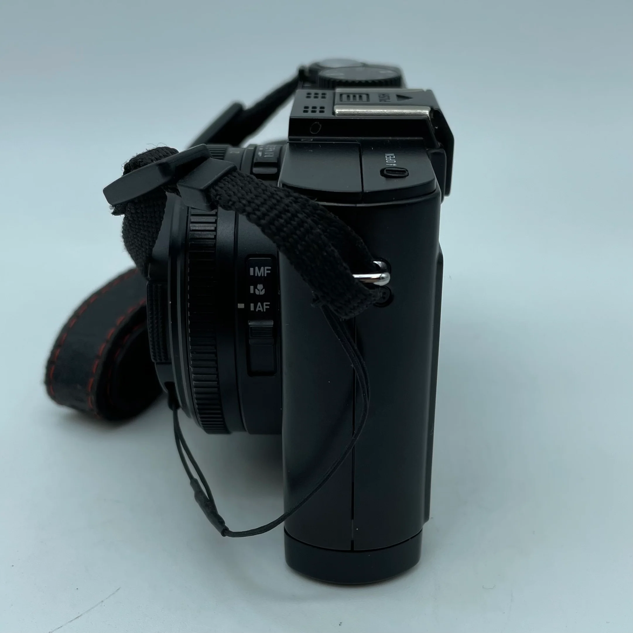 Leica D-Lux 6 18461 10.1MP Digital Camera - Image 5